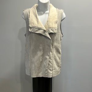 Skies are blue moto vest